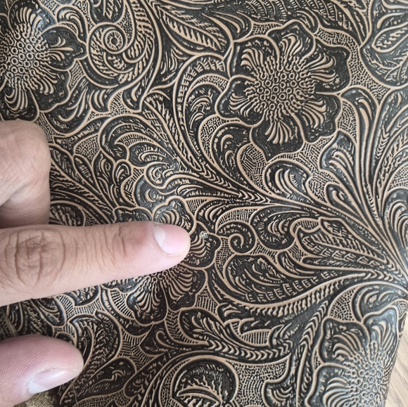 Spirit Halloween Women's Fringed Cowgirl Vest Costume - Picture 4 of 10